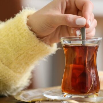 Bu bardaklardan sakın çay içmeyin: Zararlı madde üretiyorlar
