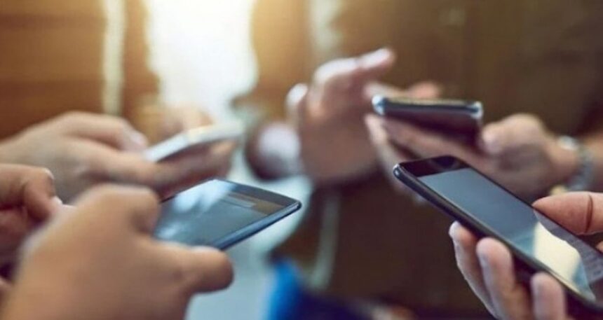Bu telefonlara veda zamanı geldi: Dev marka 9 modeli külüstür ilan etti