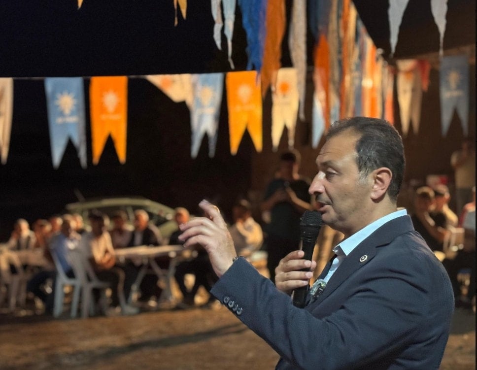Bursa yanarken AKP'li vekil köyde halay çekiyordu