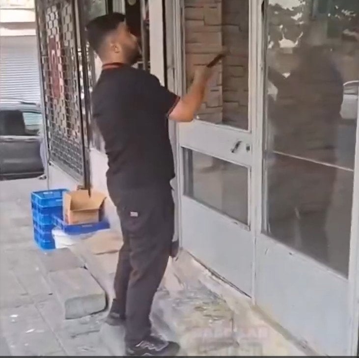 Çalınan 100 bin liralık telefonunun sinyal verdiği yeri öğrenince deliye döndü