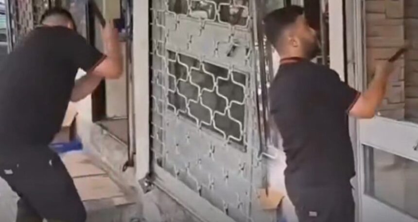Çalınan 100 bin liralık telefonunun sinyal verdiği yeri öğrenince deliye döndü