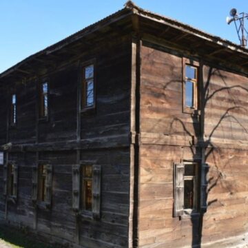 Cami çalındı kavgası büyüyor