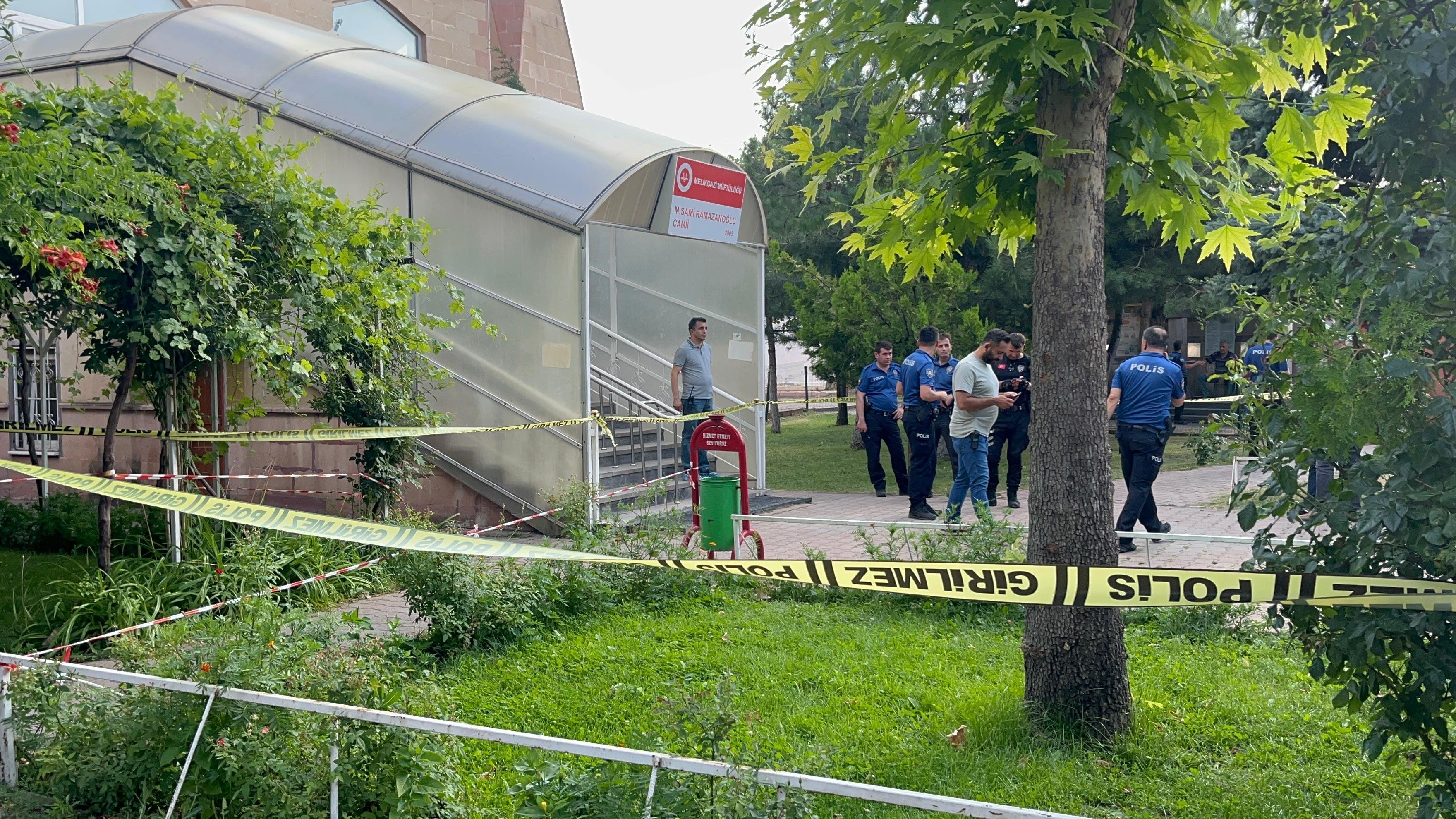 Camideki korkunç cinayetin görüntüleri ortaya çıktı