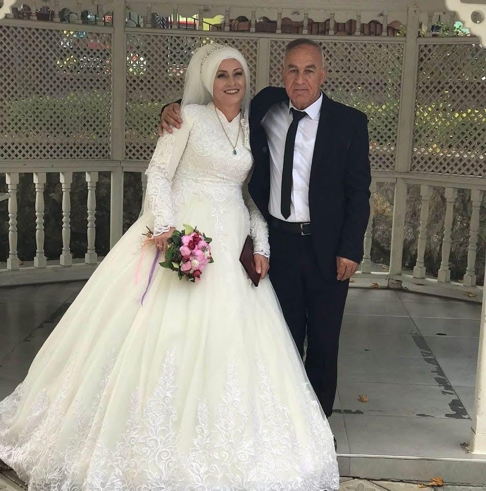 Cani adam boşandığı kadını öldürdü, kızını ağır yaraladı