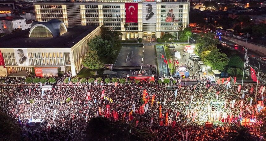 CHP’li Çelik: Saraçhane’de gözaltına alınan gazeteciler serbest