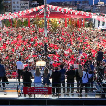 CHP’nin Bakırköy mitingine giden TİP’lilere gözaltı