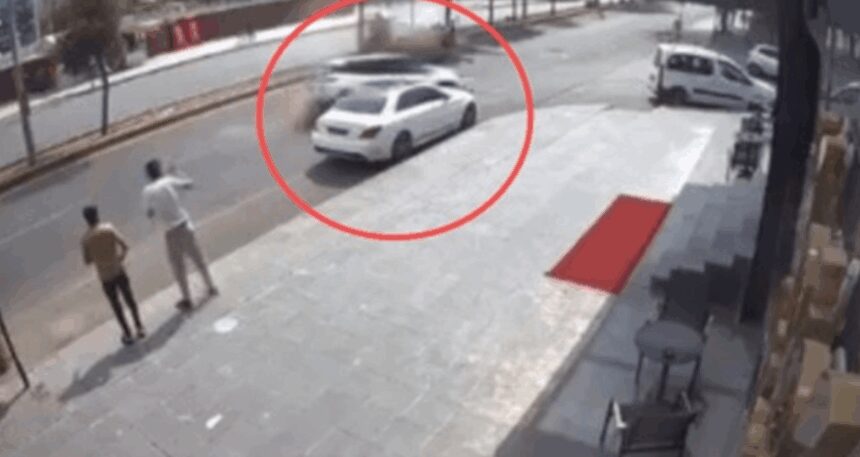 Cipe çarpan taksinin takla attığı anlar kamerada