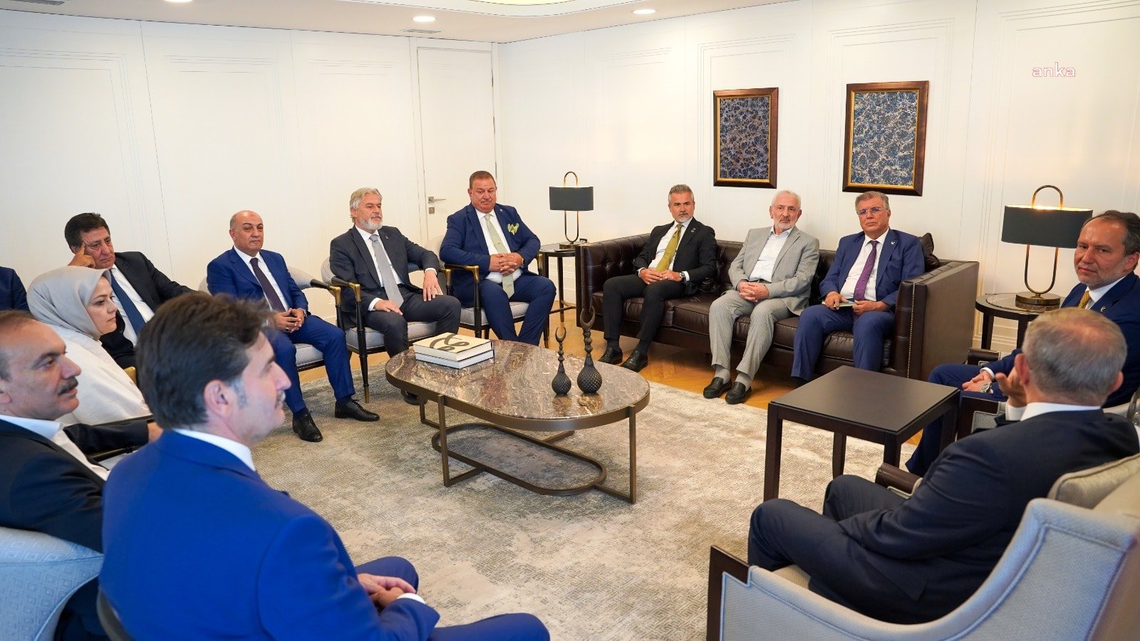 Davutoğlu'ndan vekil istifalarına ilişkin açıklama