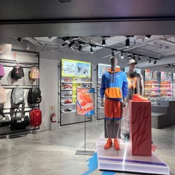 dev-spor-giyim-markasi-icin-tehlikeli-canlari-caliyor-adidas-ve-nike-fark-atti-iZnNQGAG.jpg Dev spor giyim markası için tehlikeli çanları çalıyor! Adidas ve Nike fark attı