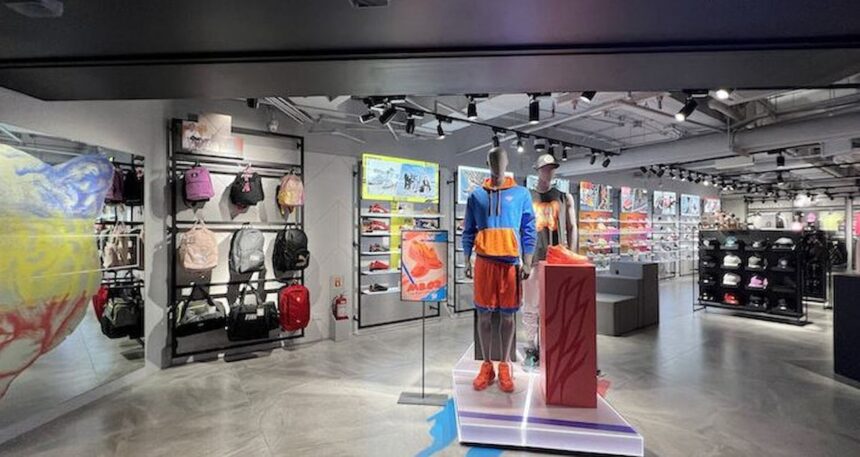 Dev spor giyim markası için tehlikeli çanları çalıyor! Adidas ve Nike fark attı
