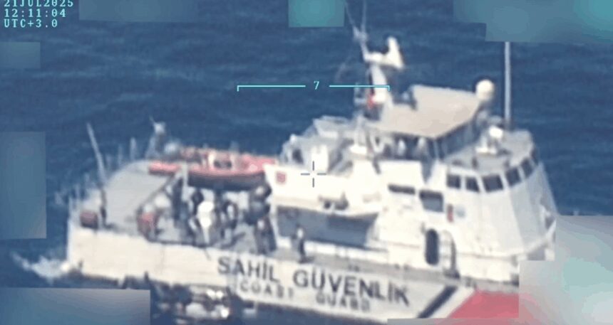 Düzensiz göçmenleri, Sahil Güvenlik ekipleri kurtardı