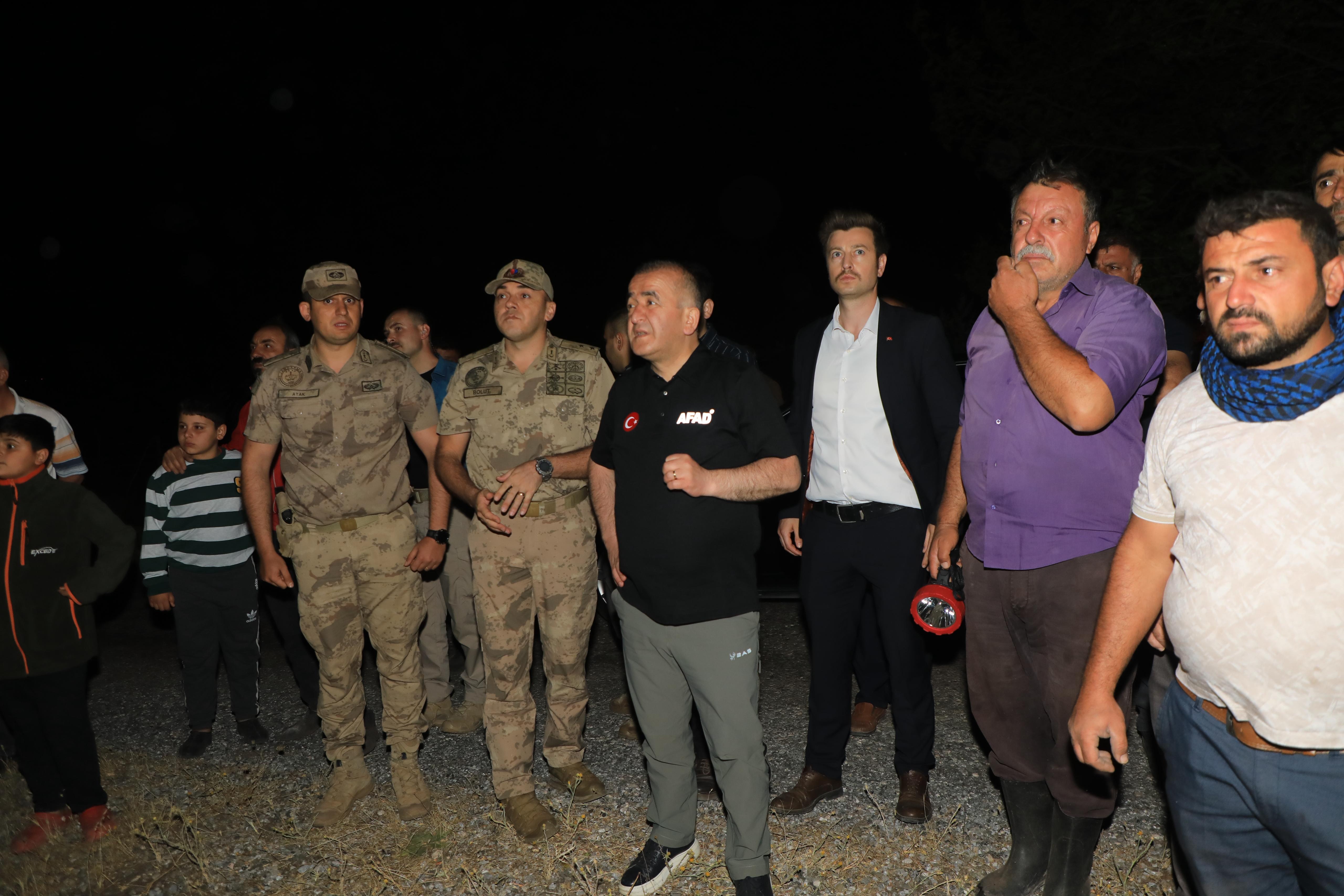 Elazığ’ın Maden ilçesinde örtü yangını söndürüldü