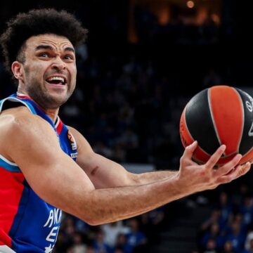 Elijah Bryant, Anadolu Efes’e veda etti