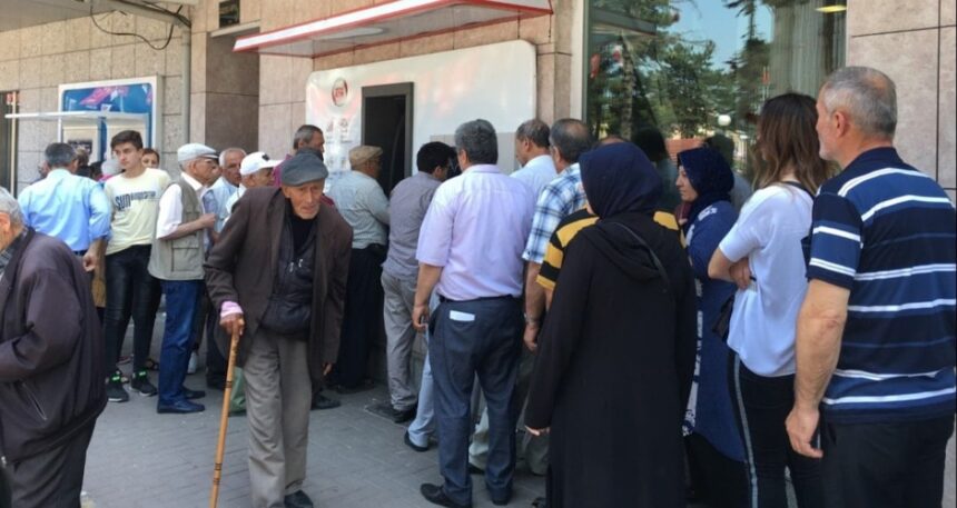 Emekli krediye mahkum oldu