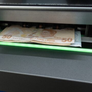 emekliler-hesabinda-eksik-maas-gormeye-basladi-sgk-uzmani-nedenleri-tek-tek-siraladi-RfuvL7fi.jpg Emekliler hesabında eksik maaş görmeye başladı: SGK uzmanı nedenleri tek tek sıraladı