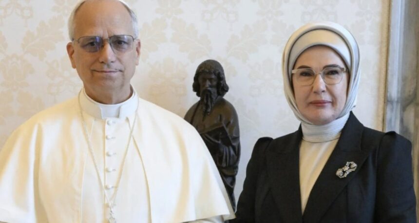 Emine Erdoğan, Papa’yı ziyaret etti