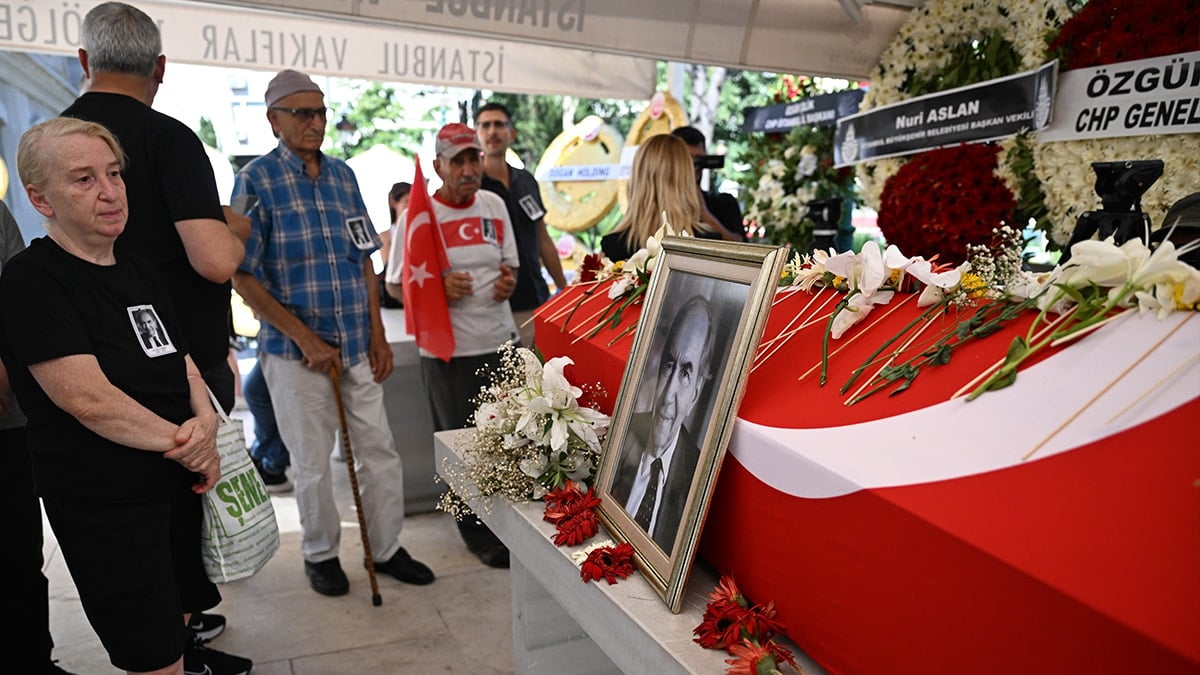 Eski CHP Genel Başkanı Altan Öymen son yolculuğuna uğurlandı