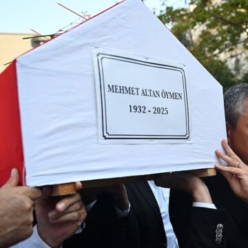 Eski CHP Genel Başkanı Altan Öymen son yolculuğuna uğurlandı