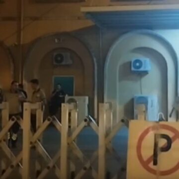 evini-basan-2-kardesine-kursun-yagdirdi-mSUVfyNI.jpg Evini basan 2 kardeşine kurşun yağdırdı