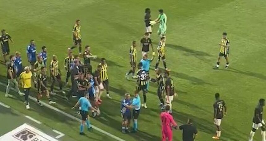 Fenerbahçe’nin hazırlık maçında kavga