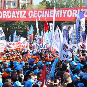 gemileri-yaktik-geri-donus-yok-isci-greve-cikiyor-U1DYckEc.jpg Gemileri yaktık geri dönüş yok. İşçi greve çıkıyor