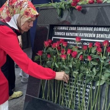 Güngören’de 17 Yıl Önce Hayatını Kaybeden 17 Kişi Törenle Anıldı