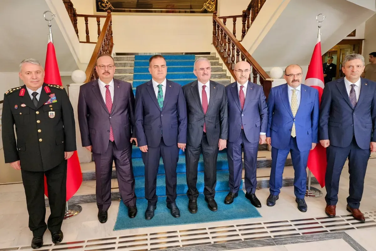 Hani bitmişti! Marmaris gecelerinde utandıran görüntüler