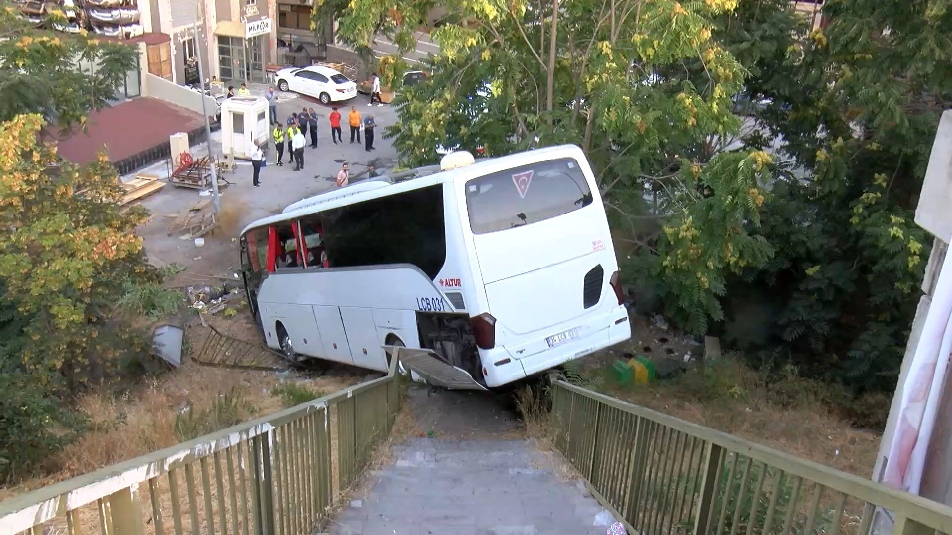 Havalimanı işçileri ölümden döndü! Çok sayıda yaralı var