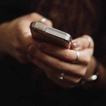 hemen-telefonunuza-kosun-milyonlarca-kullaniciyi-etkileyen-tehlikeli-guvenlik-acigi-uyarisi-yapildi-wdONqpHl.jpg Hemen telefonunuza koşun: Milyonlarca kullanıcıyı etkileyen tehlikeli güvenlik açığı uyarısı yapıldı