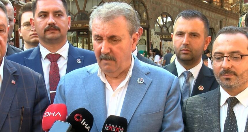 İktidarın küçük ortağı açıkladı: ‘DEM Parti de kendini feshedecek’