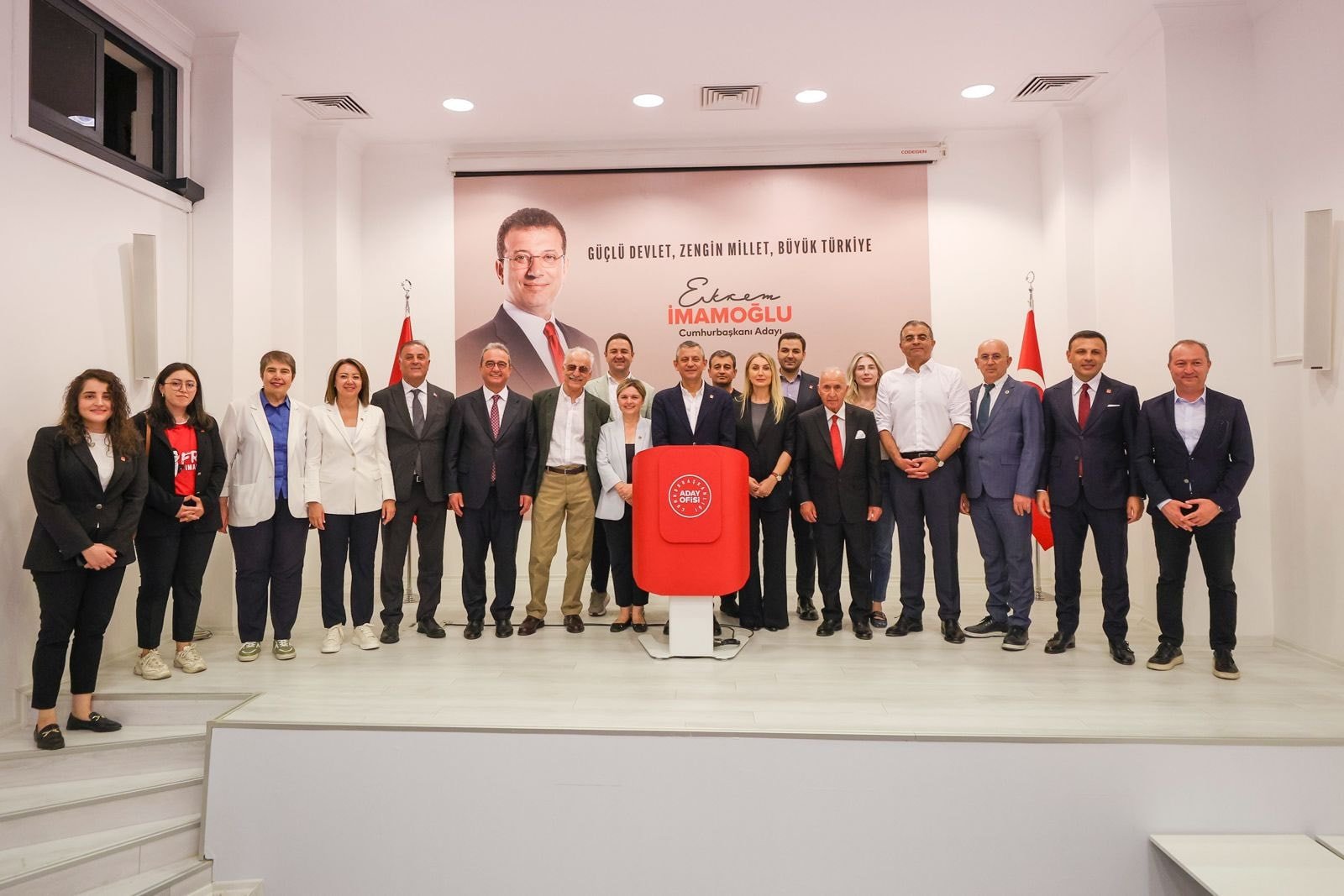 İmamoğlu'nun Cumhurbaşkanlığı sloganı da belli oldu