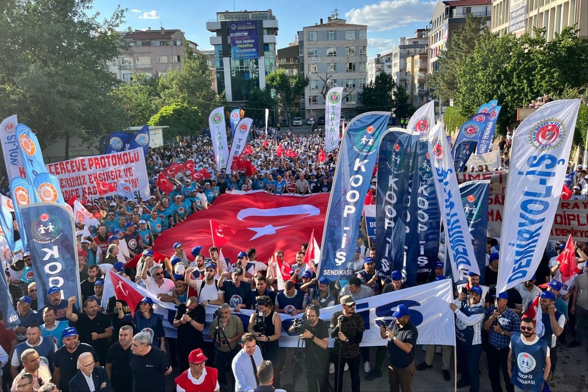 İşçi canını ortaya koydu iktidar bir zam yapamadı