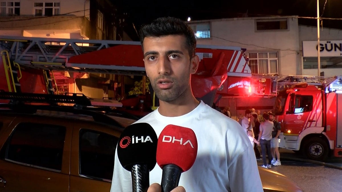 İstanbul'da 3 katlı binanın çatısı alev alev yandı