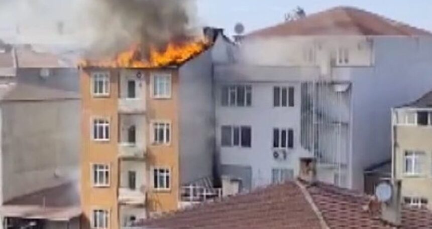 İstanbul’da 5 katlı binanın çatısı küle döndü