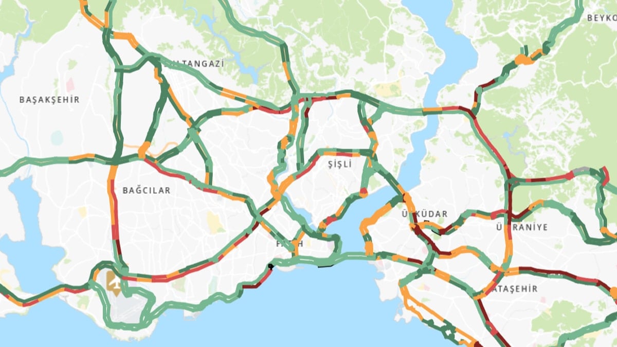İstanbul’da trafik yoğunluğu yaz tatili dinlemedi