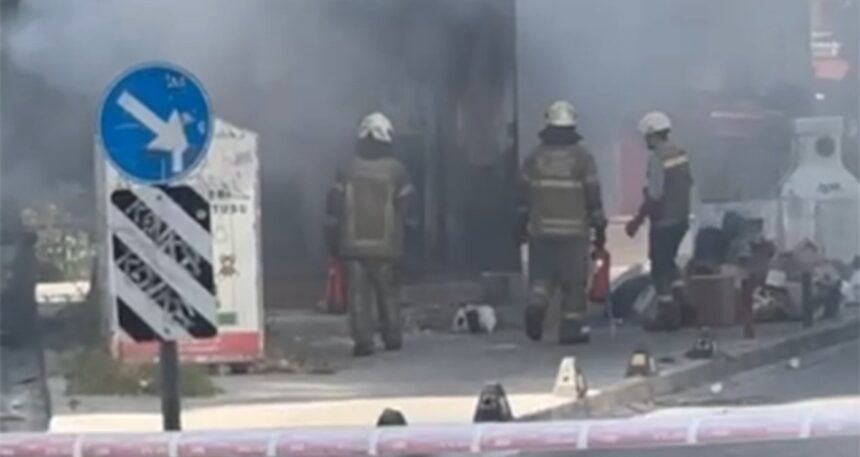 İzmir Karşıyaka’da trafo bomba gibi patladı, facianın eşiğinden dönüldü