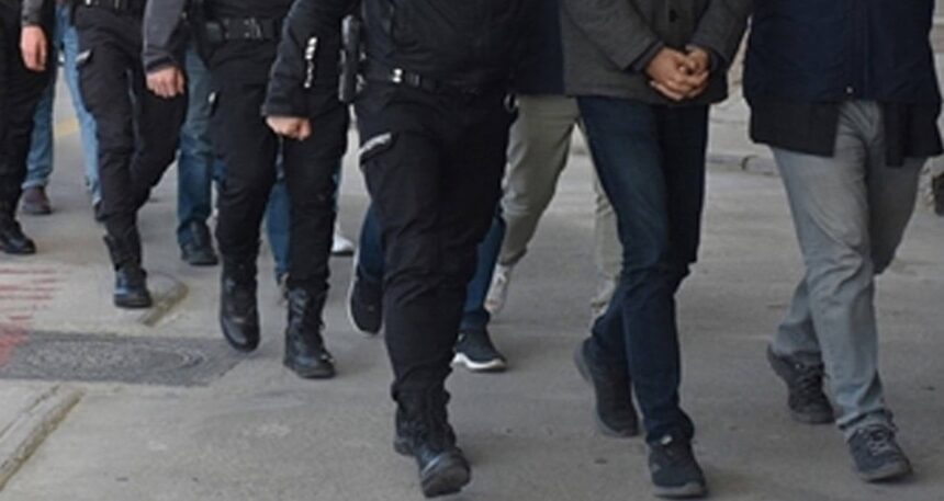 İzmir merkezli FETÖ operasyonunda gözaltı sayısı 270’e yükseldi