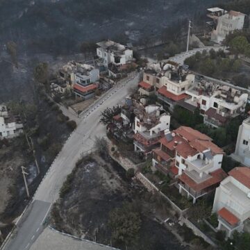 İzmir’de yangın felaketi: Alevler evlere dayandı