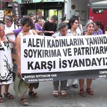 İzmirli kadınlardan Suriye’de yaşananlara tepki