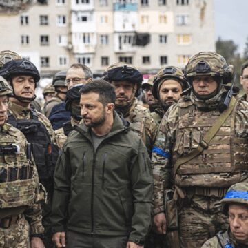 Kiev askerine para yetiştiremiyor: Avrupa ordunun maaşların ödeyecek
