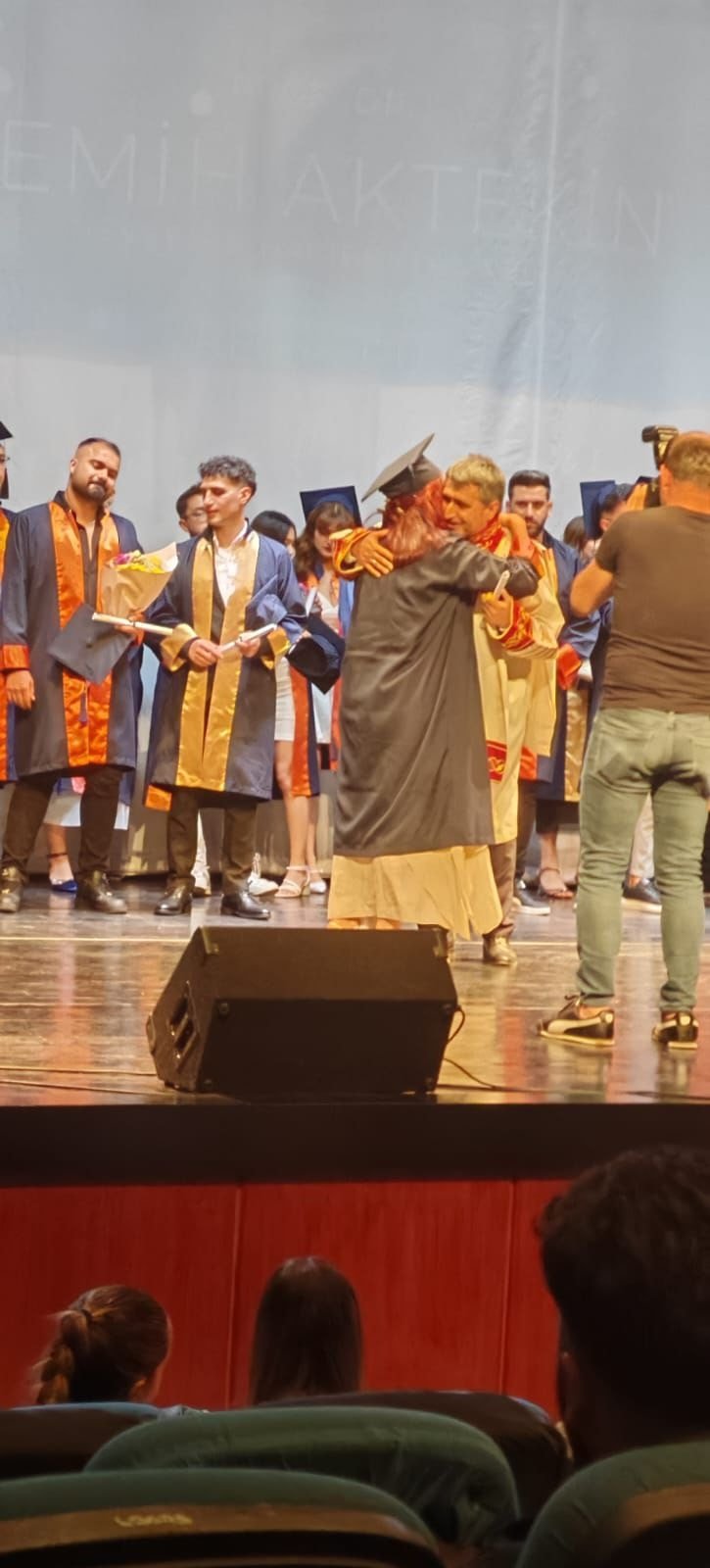 Kızına devletin aracını tahsis eden rektör bu kez de eşi için bölüm taşıdı
