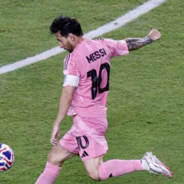 Lionel Messi rekora doymuyor