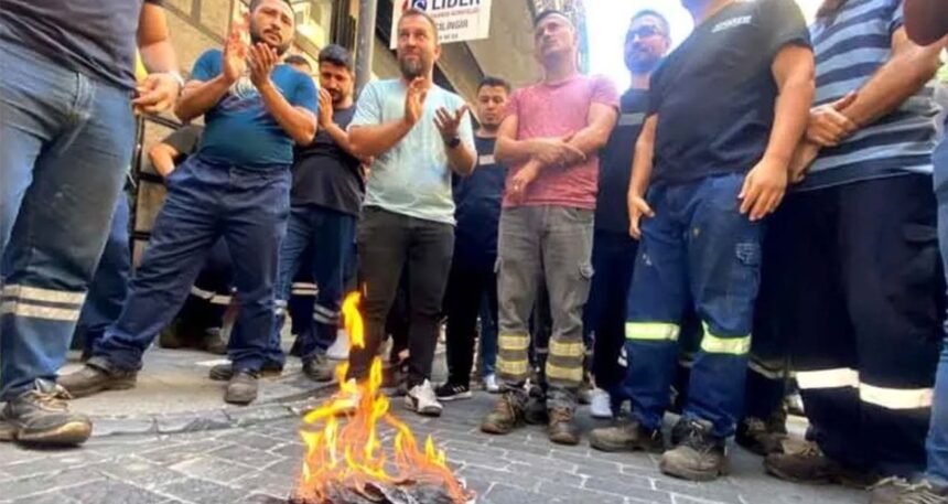 Madencilerden TİS protestosu: Bordro yaktılar