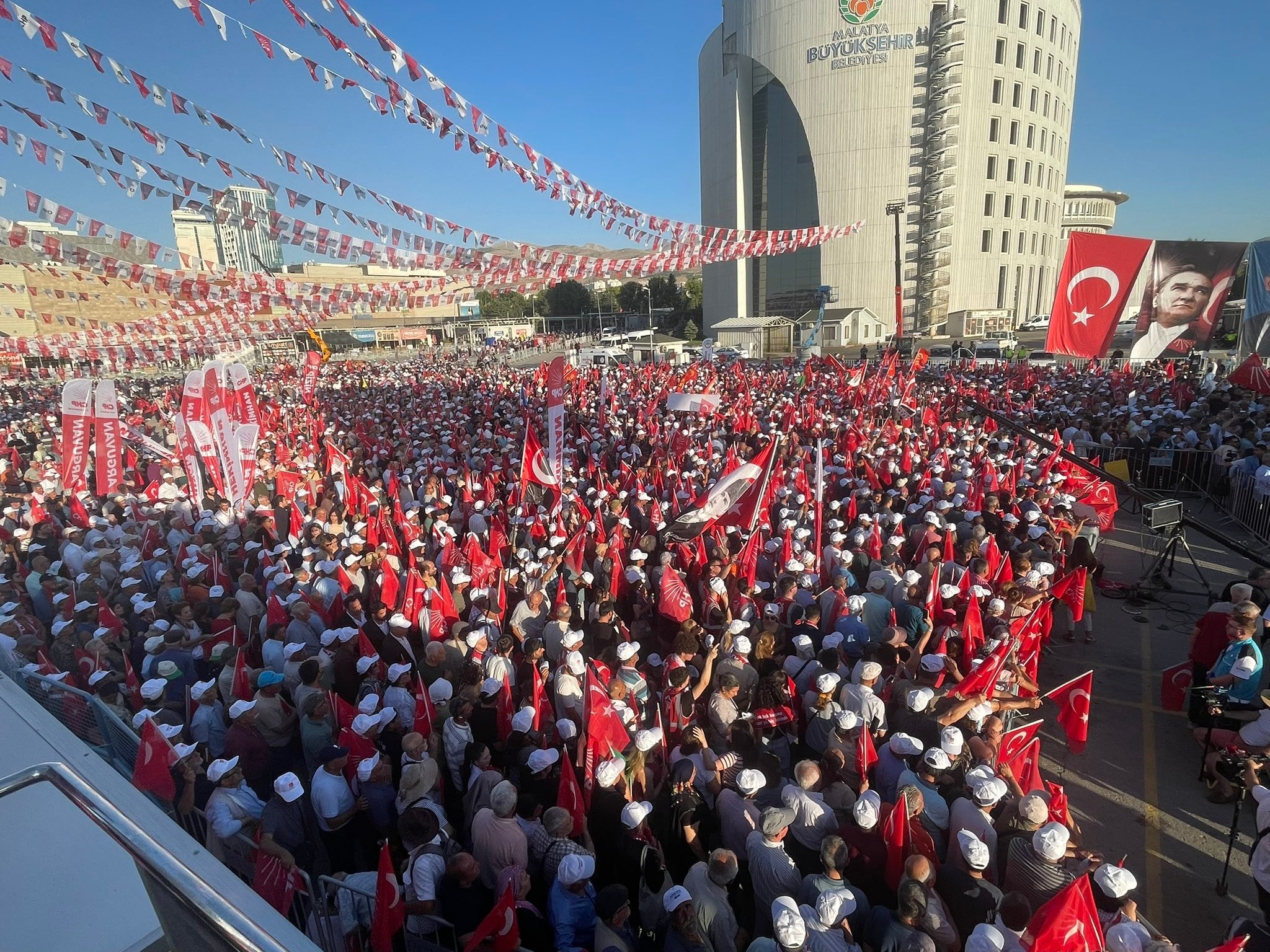 Malatya Milli İrade için ayakta! CHP lideri Özgür Özel on binlere sesleniyor