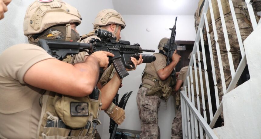 Mersin’de fuhuş operasyonunda 22 gözaltı