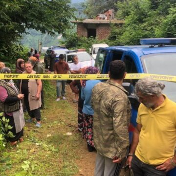 minibus-yamactan-yuvarlandi-2-olu-3-yarali-9sxLtLIW.jpg Minibüs, yamaçtan yuvarlandı; 2 ölü, 3 yaralı