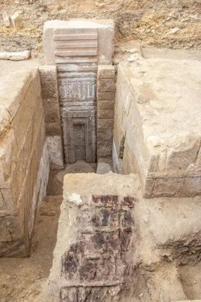 Mısır'da hiç bilinmeyen prense ait mezarda kapı bulundu: 'Öteki dünyaya açılıyor'