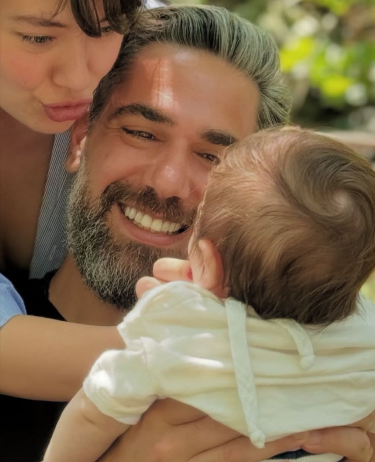 Neslihan Atagül 5 aylık oğlu Aziz'i paylaştı