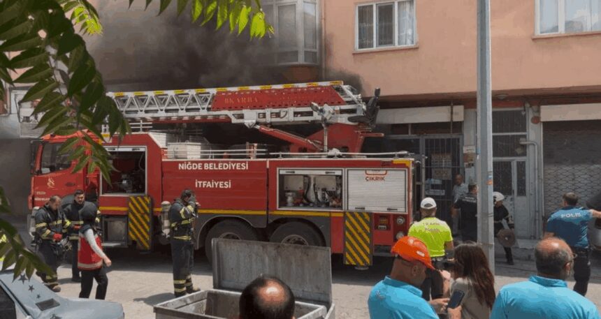 Niğde’de beyaz eşya deposunda yangın çıktı