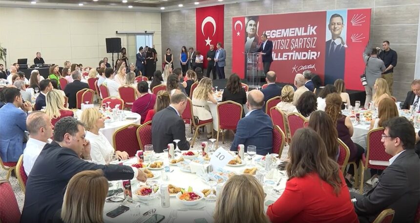 Özgür Özel, İBB tutuklularının yakınlarıyla bir araya geldi